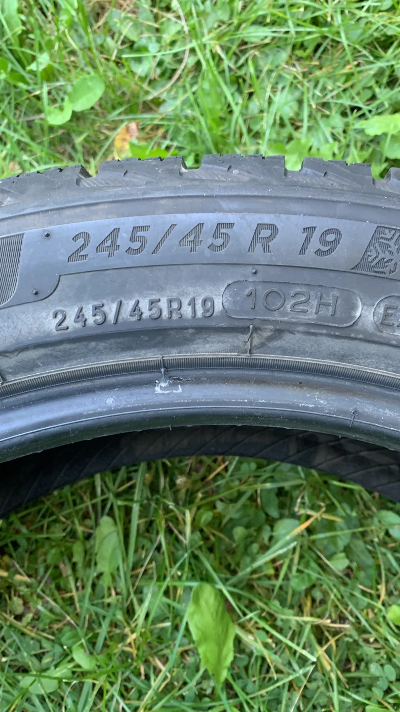 Set of 4 Michelin Winter Tires 245/45R19 - photo 4
