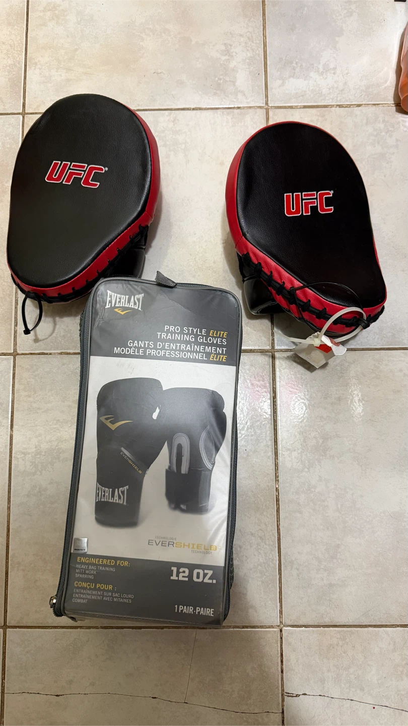 Boxing Gloves and UFC Focus Mitts Set