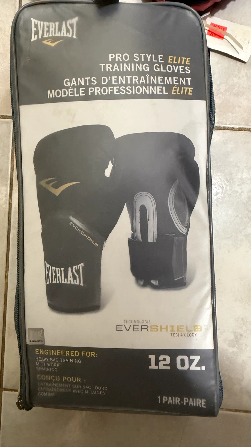 Boxing Gloves and UFC Focus Mitts Set - photo 4
