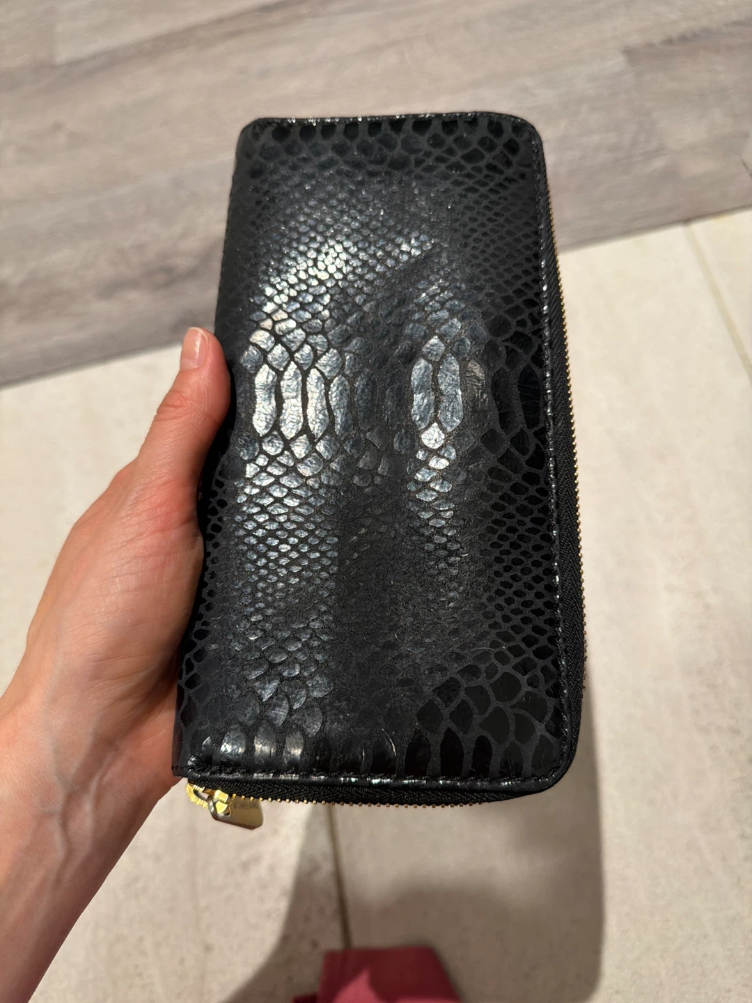 Michael Kors Black Snakeskin-Embossed Zip-Around Wallet - photo 2