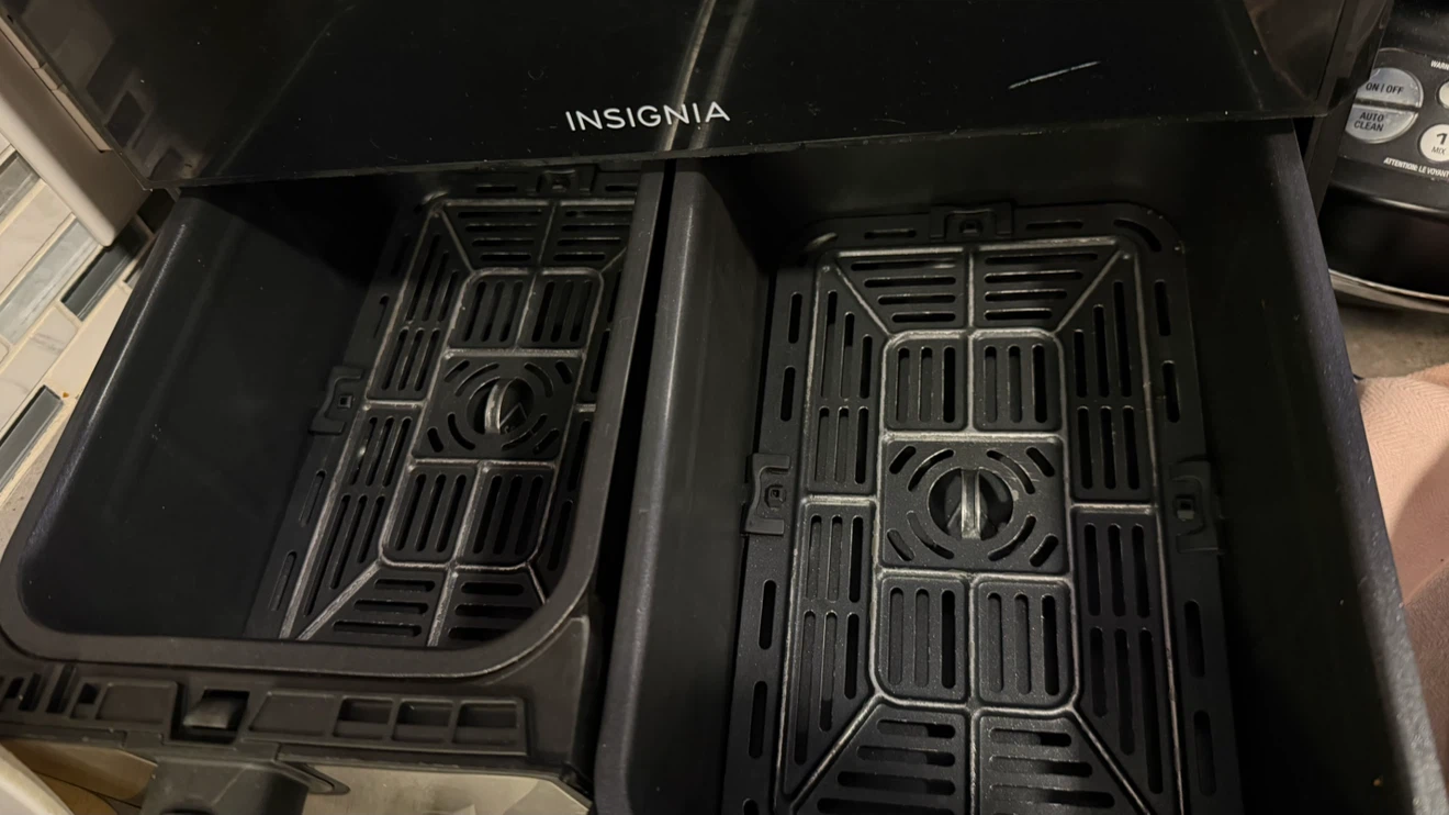 Insignia Dual Basket Air Fryer - photo 2
