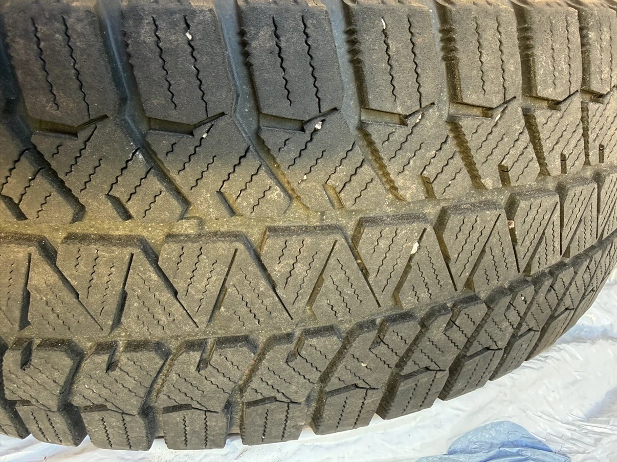 Bridgestone Blizzak WS90 Tires 225/65R17 Toyota rav4