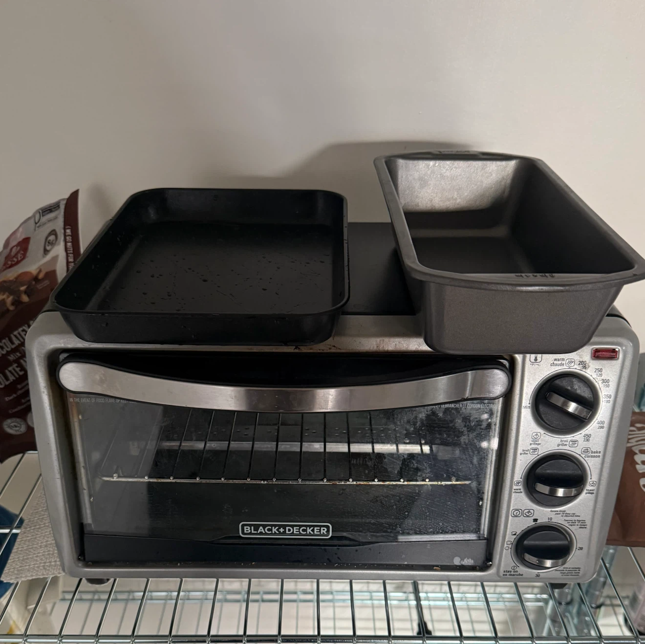 BLACK+DECKER Toaster Oven + 2 Baking Pans