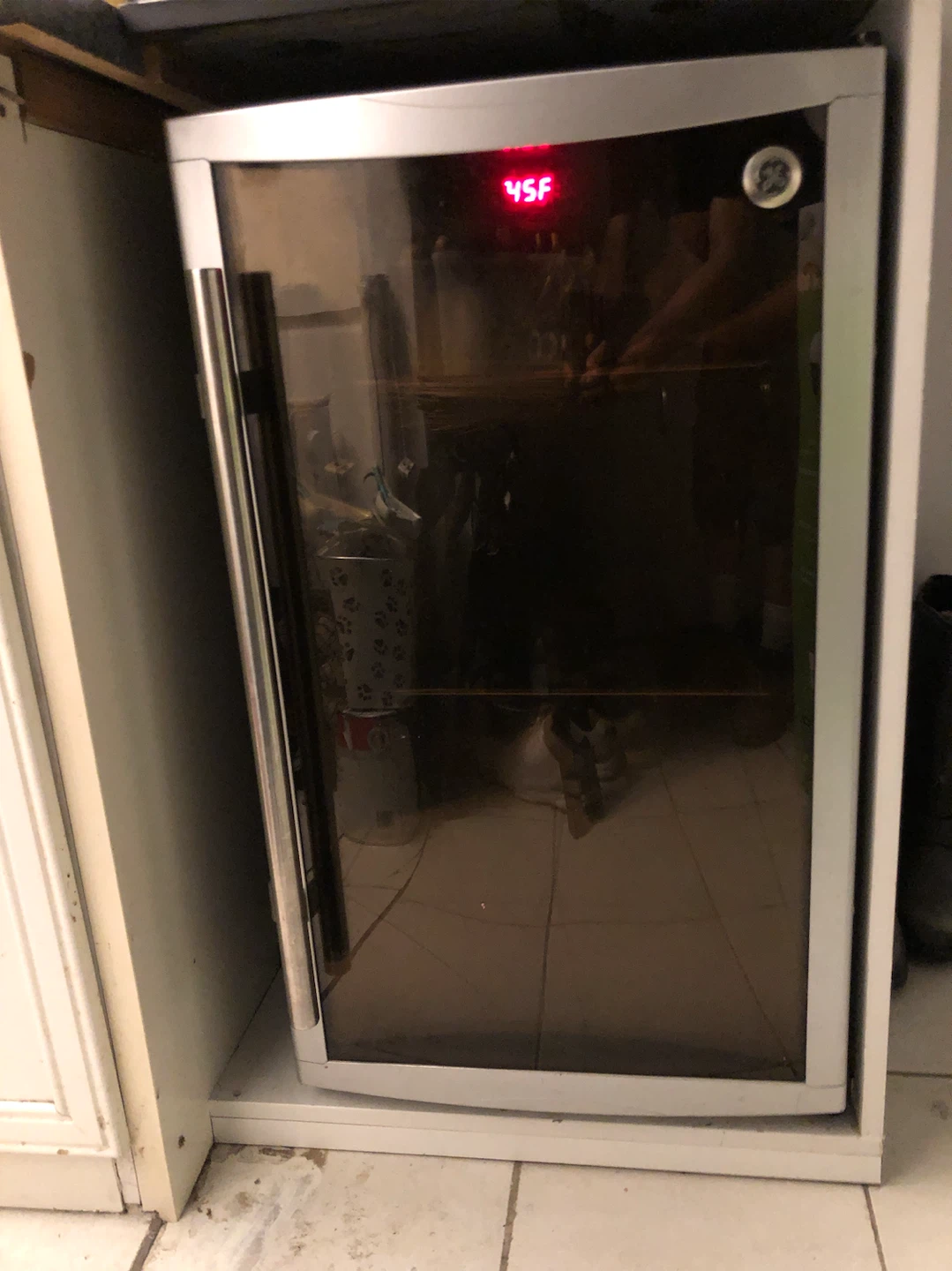 GE Mini Bar Fridge/wine cooler - photo 5