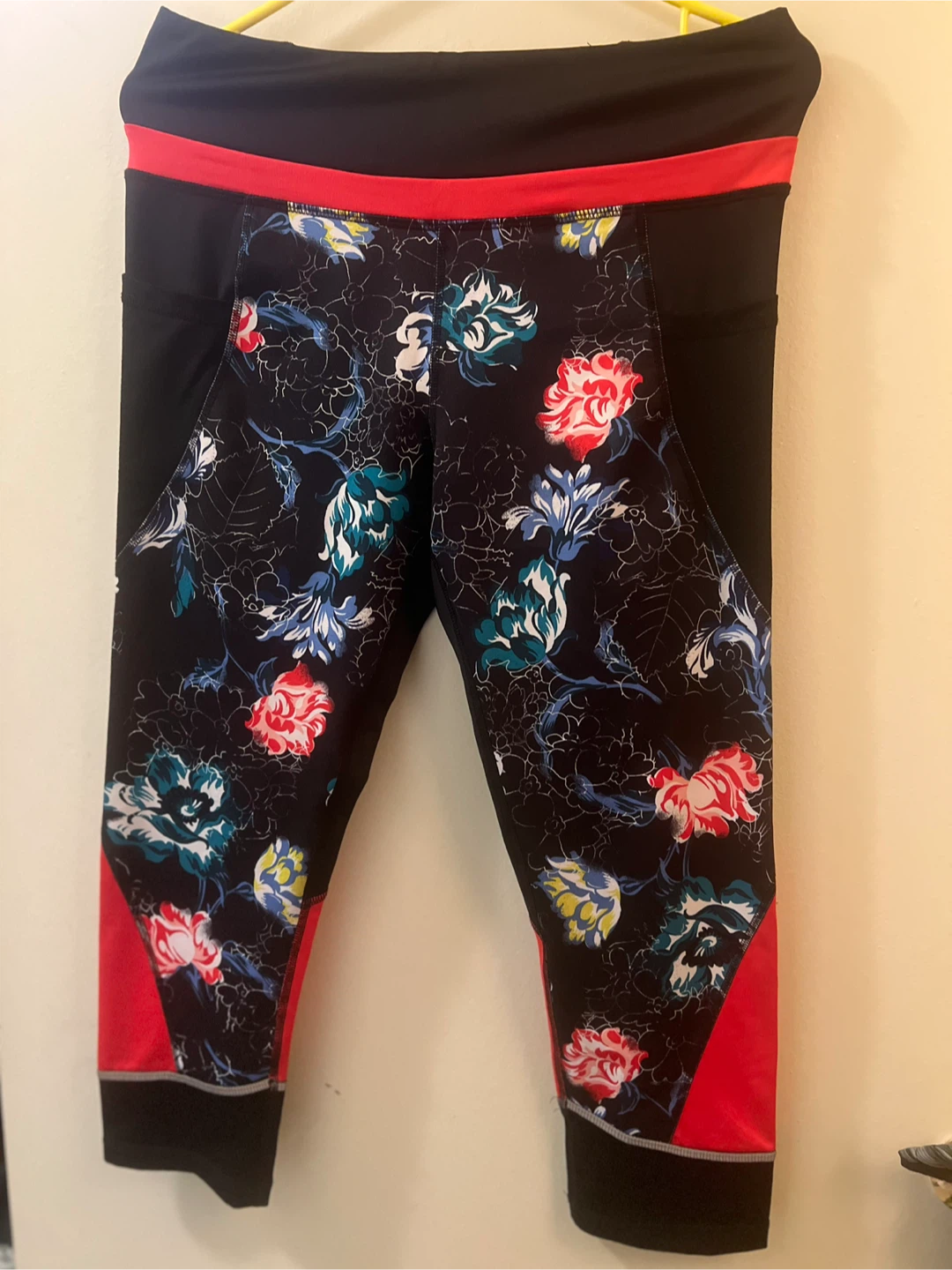 Joe Fresh Active Floral Leggings
