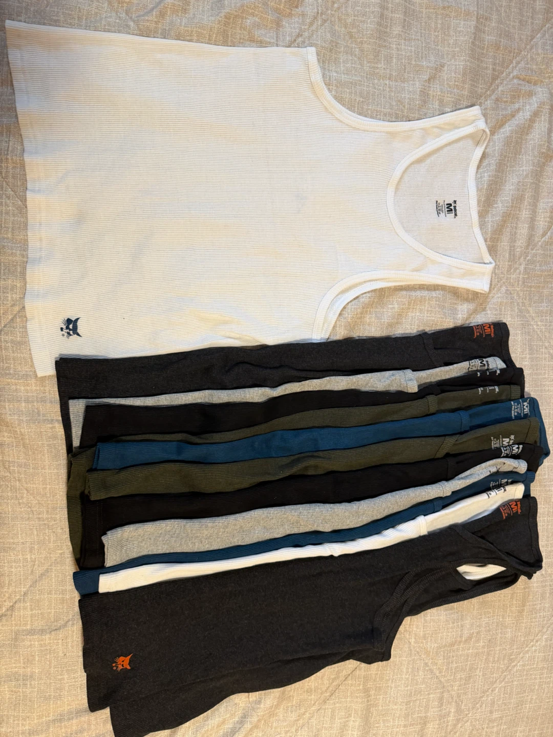 Bobcat ribbed tank tops, medium