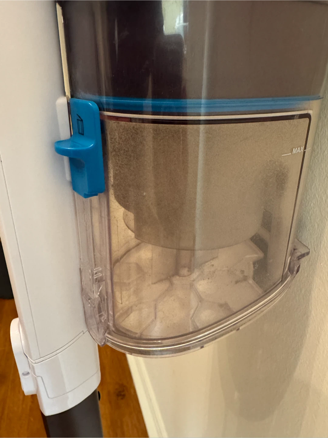 Shark PowerPro Cordless Stick Vacuum - photo 4