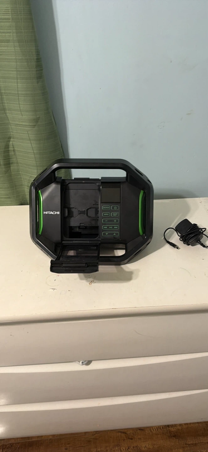 Like new Hitachi 18V Wireless Jobsite Radio + Camo. Bag (MINT) - photo 2