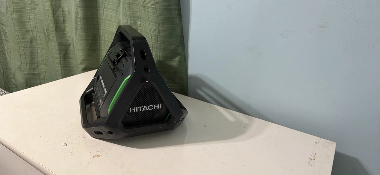 Like new Hitachi 18V Wireless Jobsite Radio + Camo. Bag (MINT) - photo 5