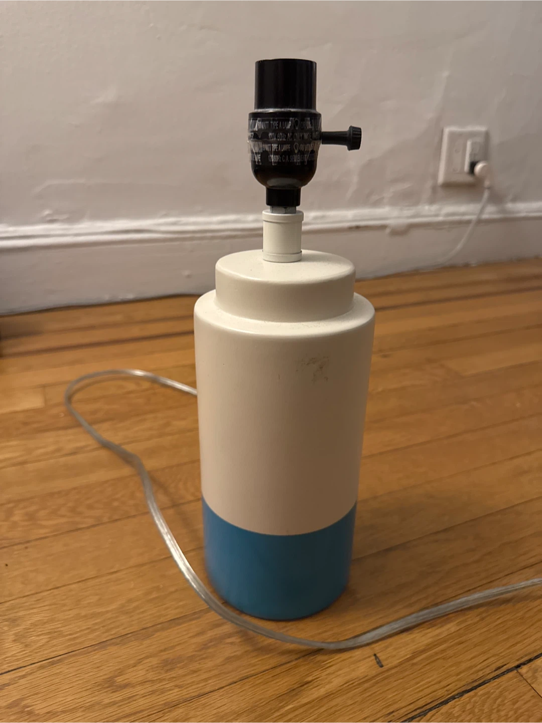 Color-blocked table lamp base
