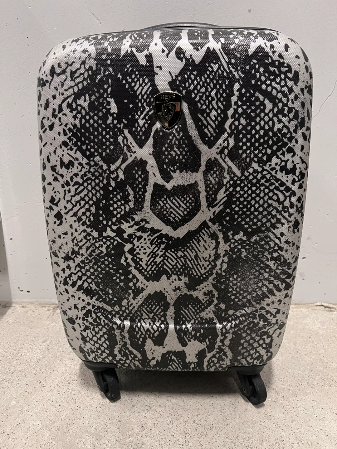 HEYS Hardside Spinner Suitcase Carry-On Size, brand new