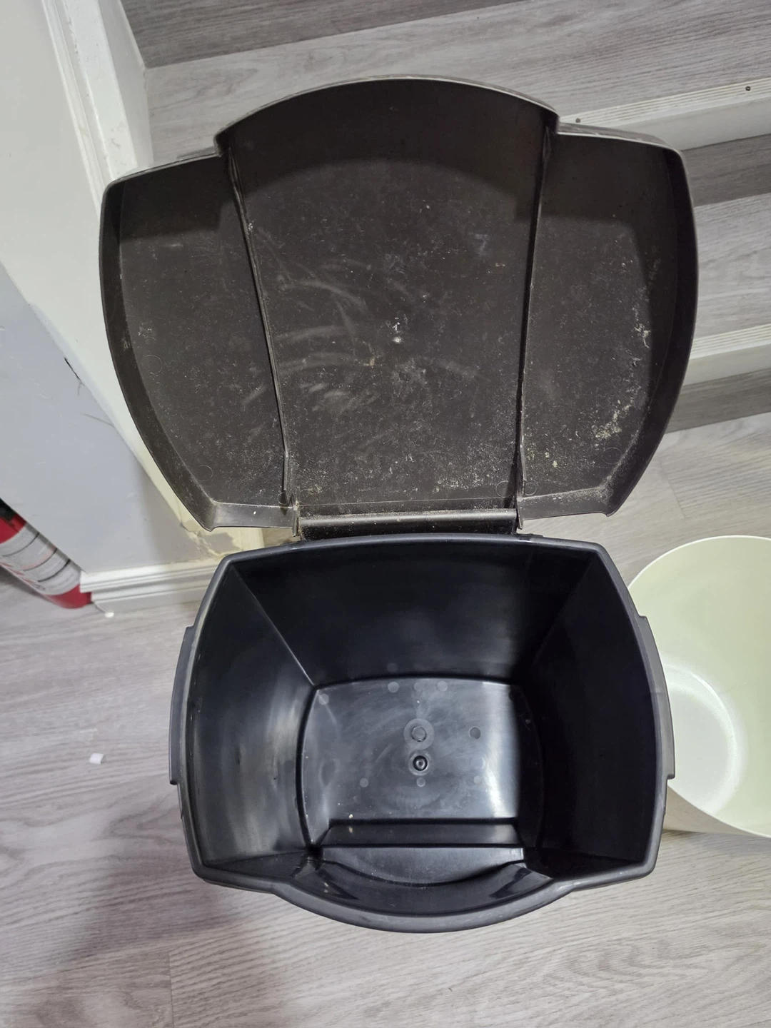 Set of 4 Garbage Bins and Trash Cans - photo 3
