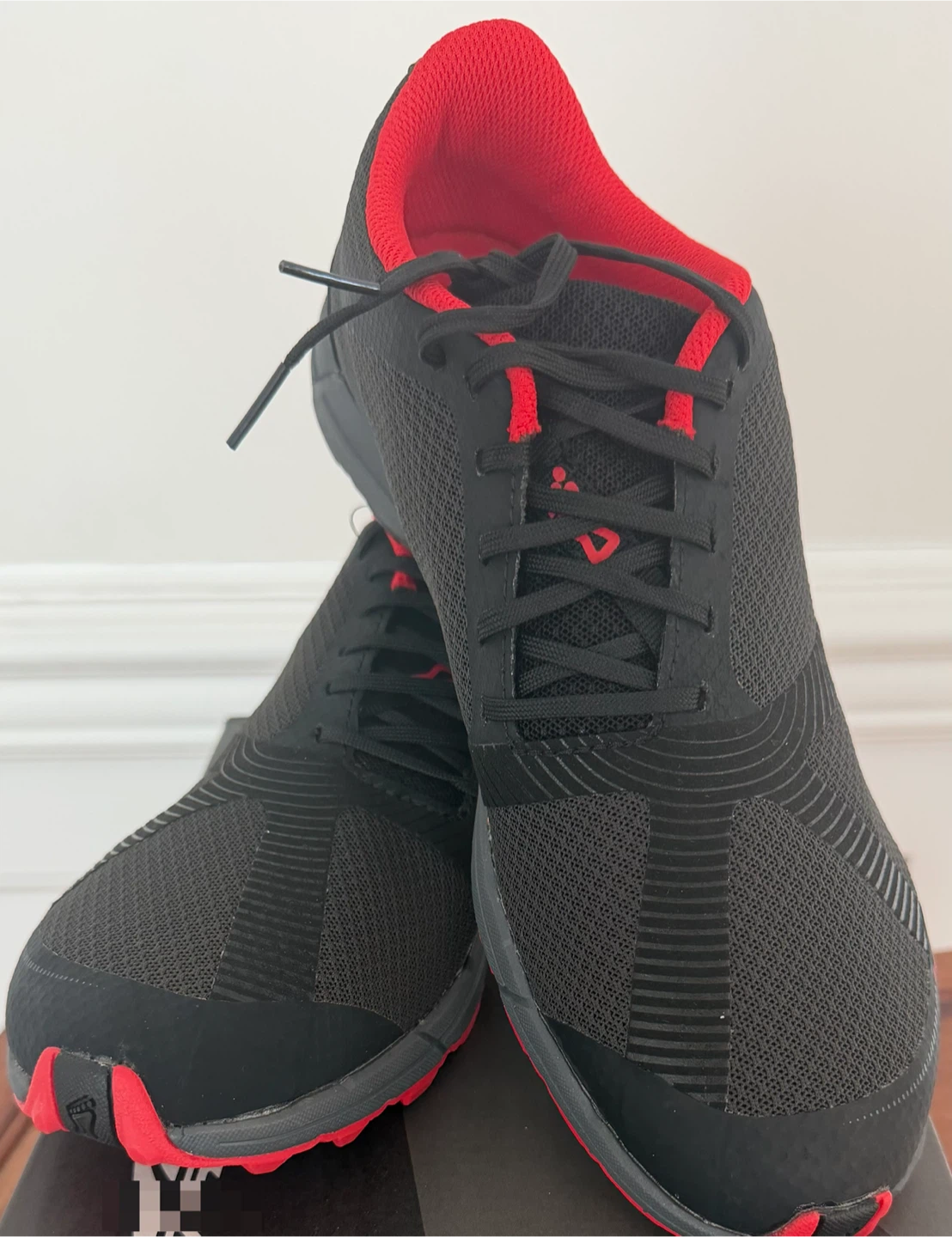 Inov-8 Terraclaw 220 - Size 8.5