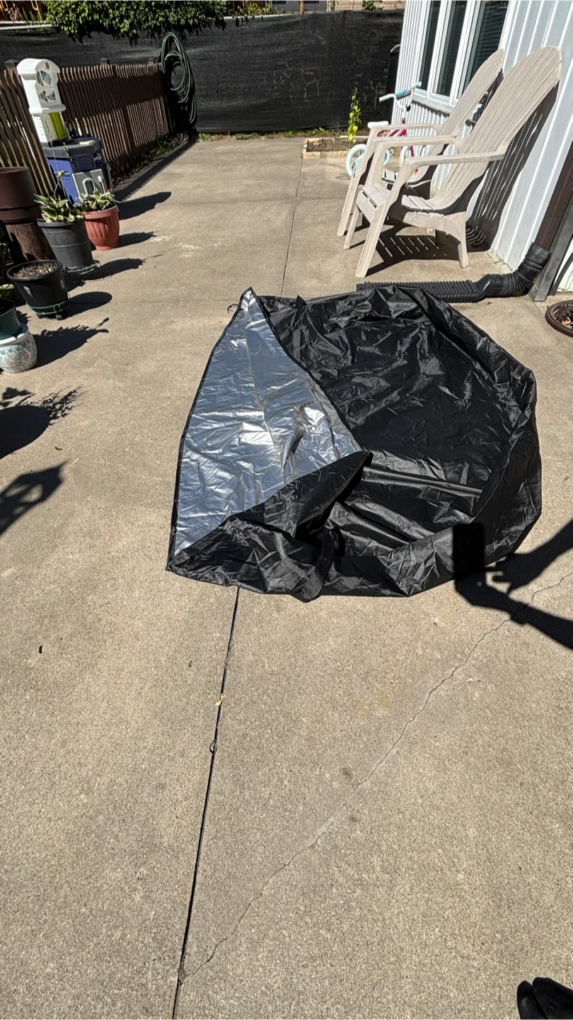 Bbq cover  (pick up at 4200 Sheppard Ave. East