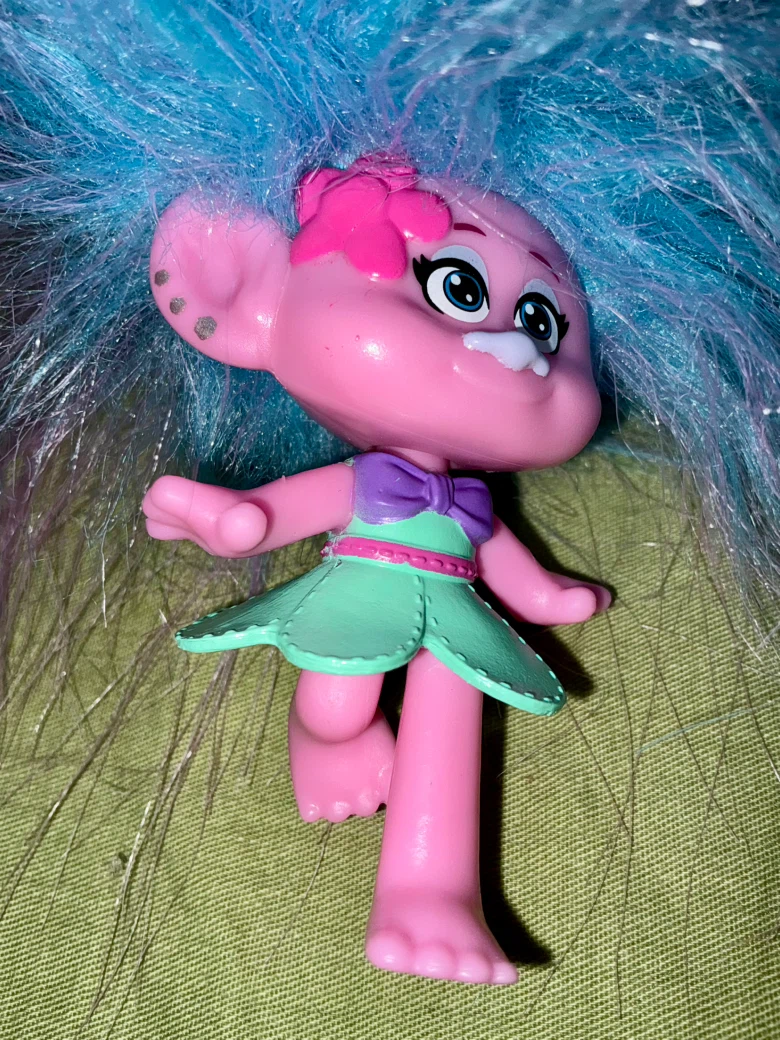 DreamWorks Trolls Poppy keychain figure - photo 2