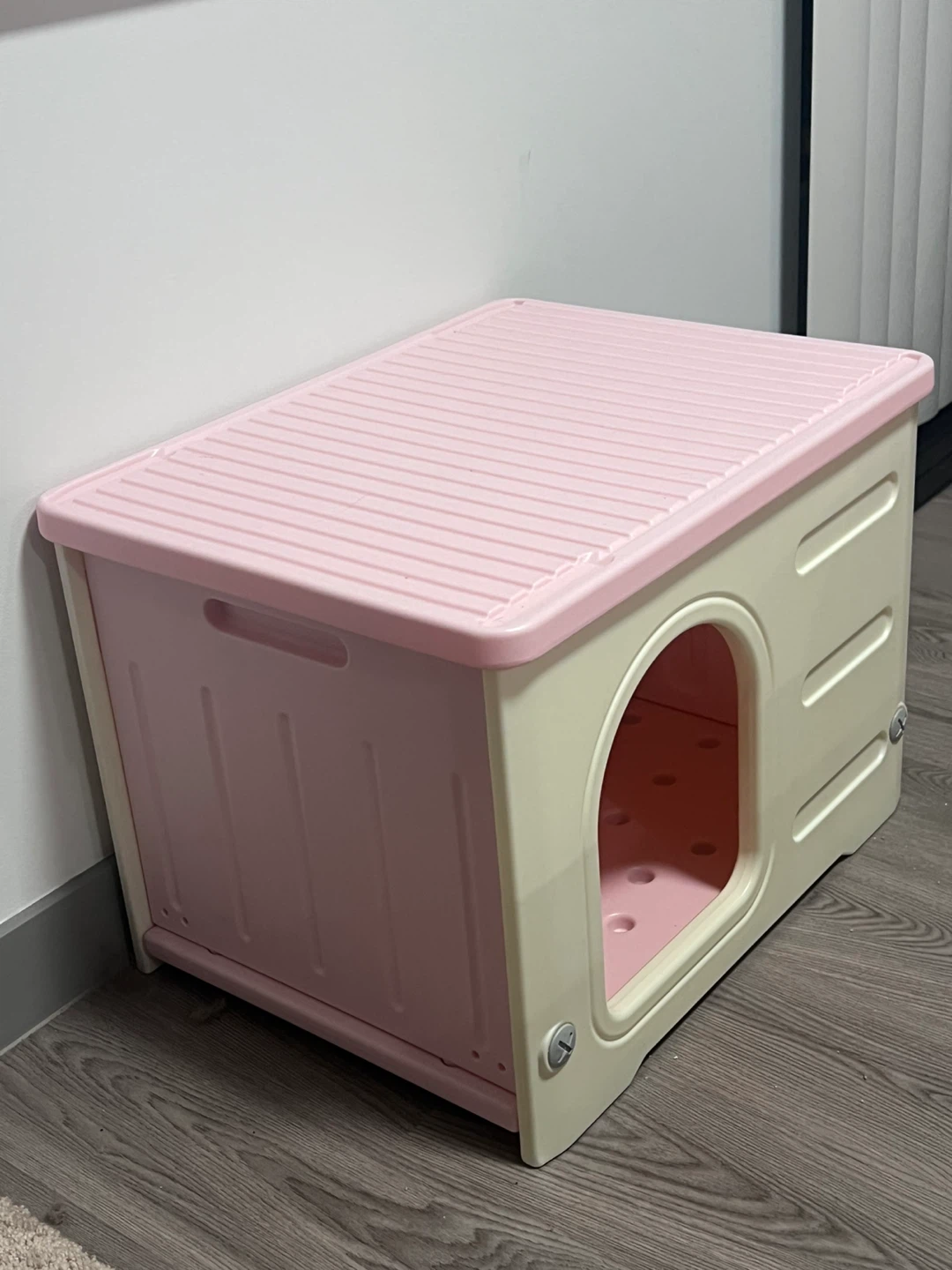 Cat House Weatherproof (Indoor or Outdoor) brand new