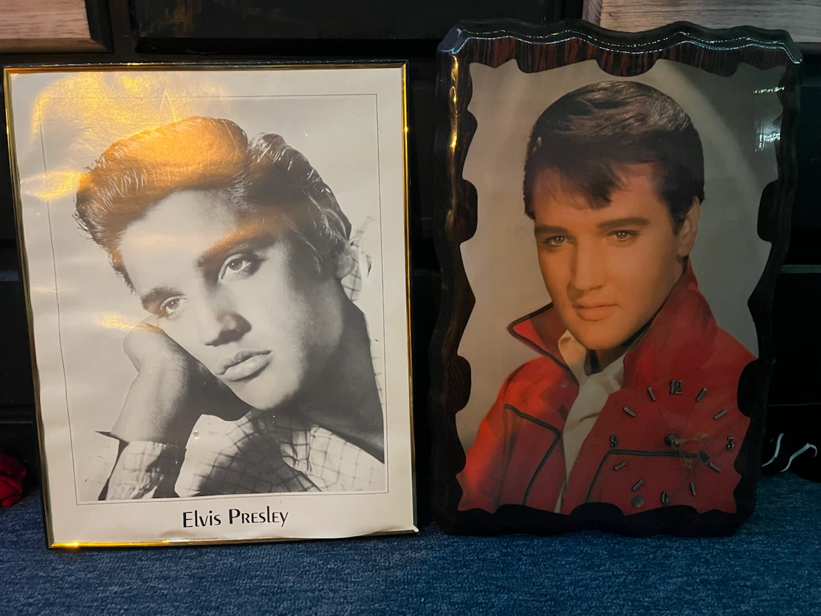 ✨ ELVIS PRESLEY COLLECTIBLES FOR SALE! ✨ - photo 2