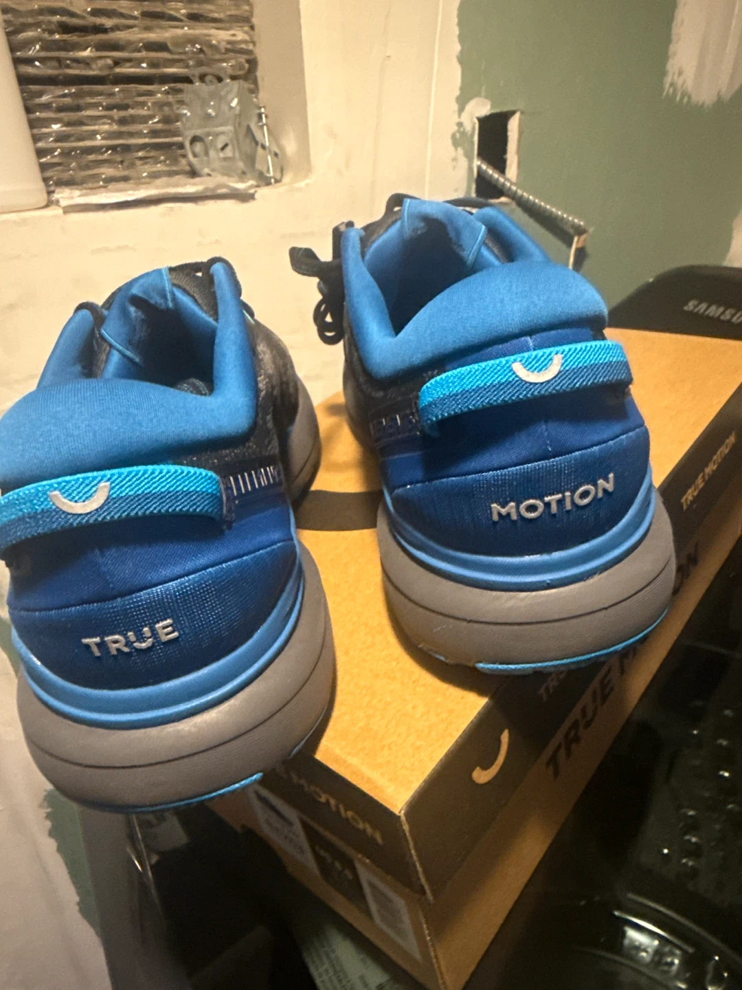 True Motion U-Tech Nevos Elements Running Shoes US 8.5 - photo 5