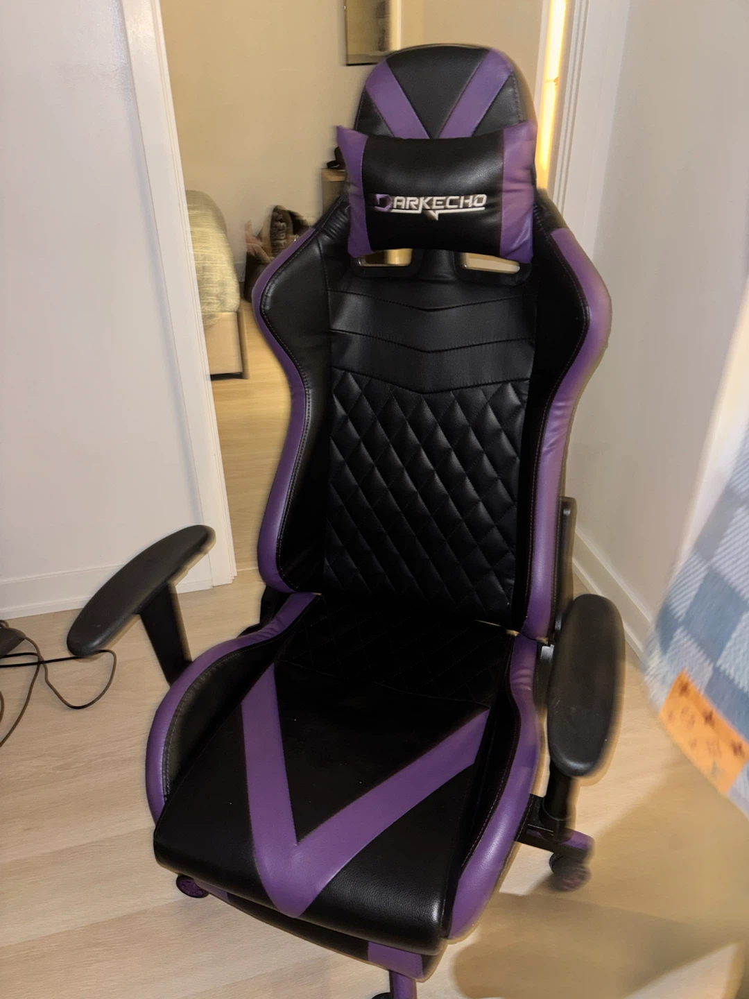 Gaming chair with massage pillow - photo 2