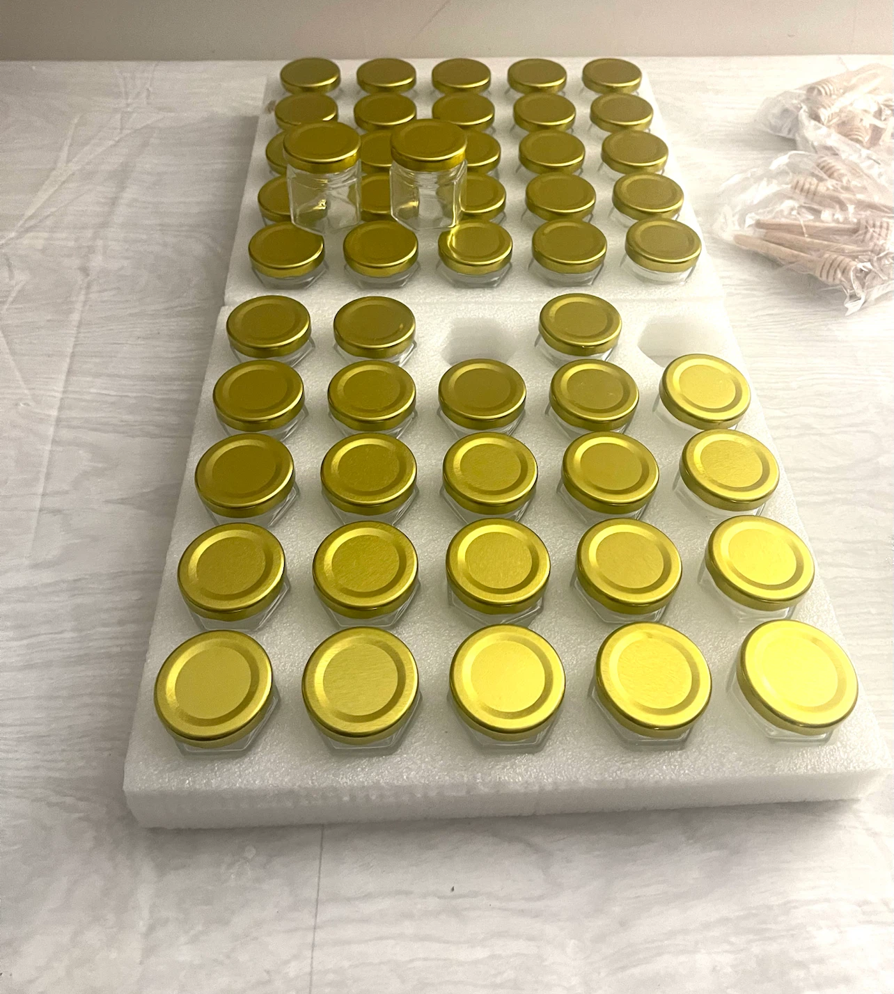 Set of 50 Mini Glass Jars with Gold Lids - photo 3
