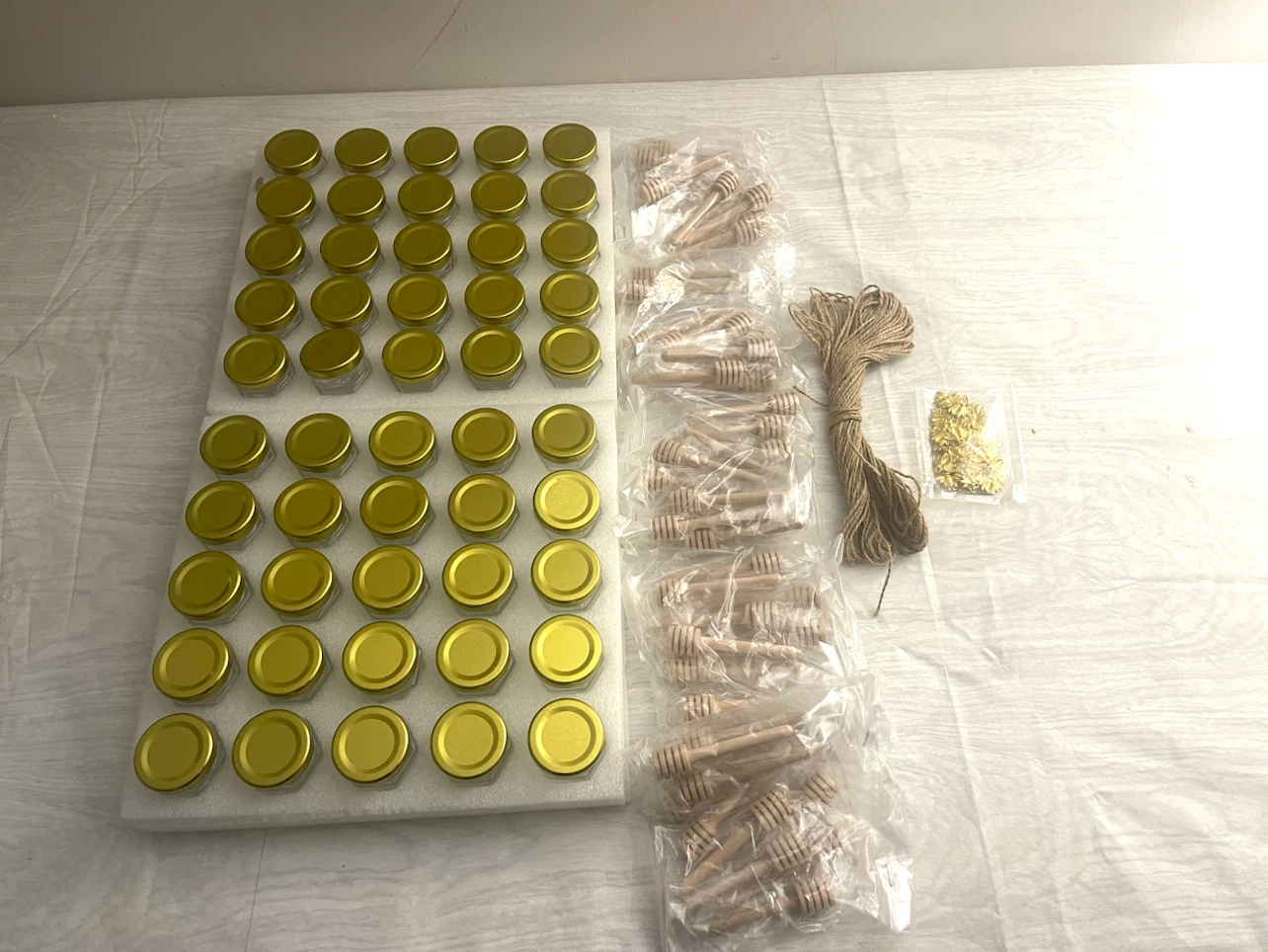 Set of 50 Mini Glass Jars with Gold Lids - photo 5