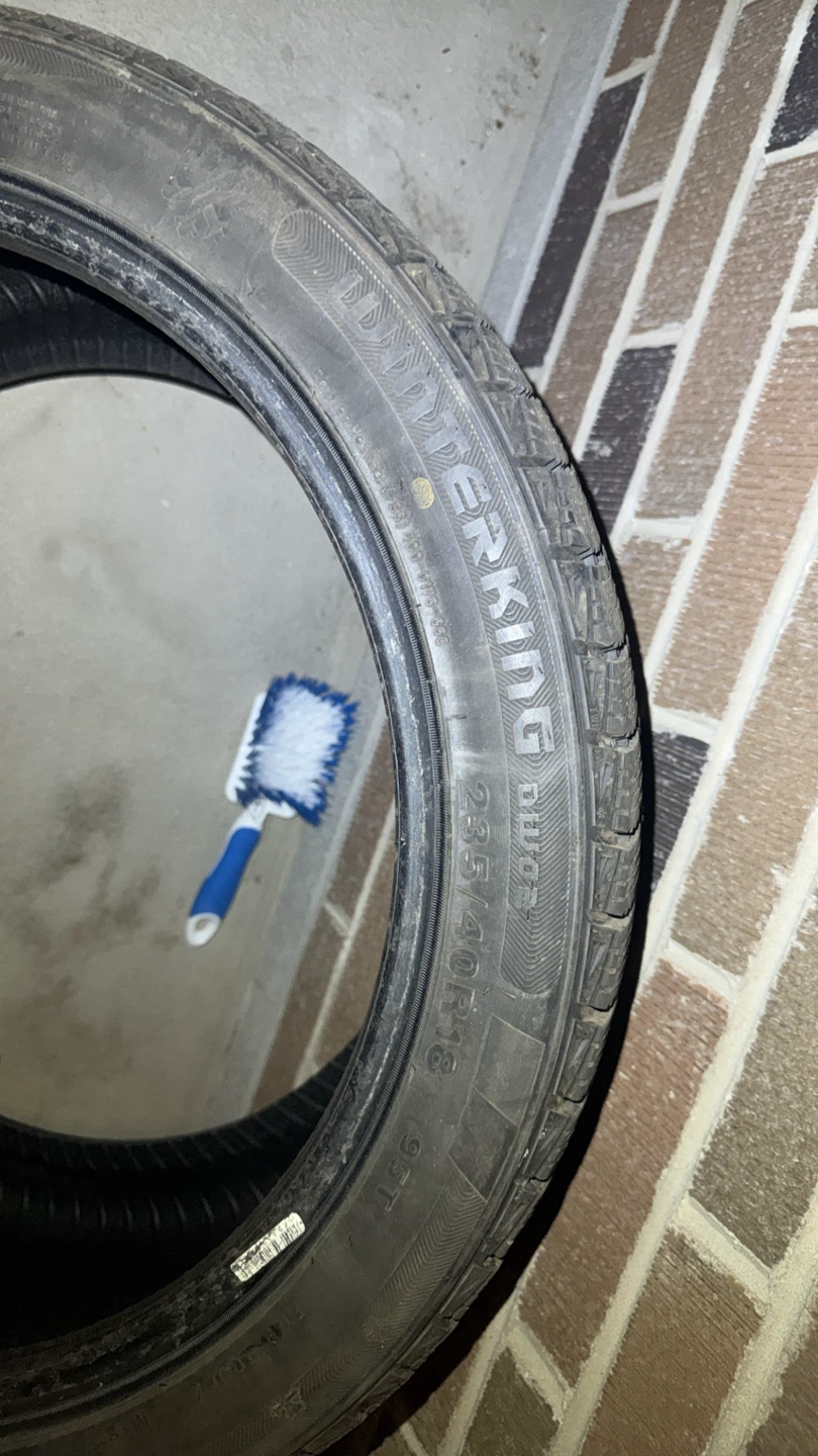 Set of 4 Michelin Tires 235/40R18 - photo 2