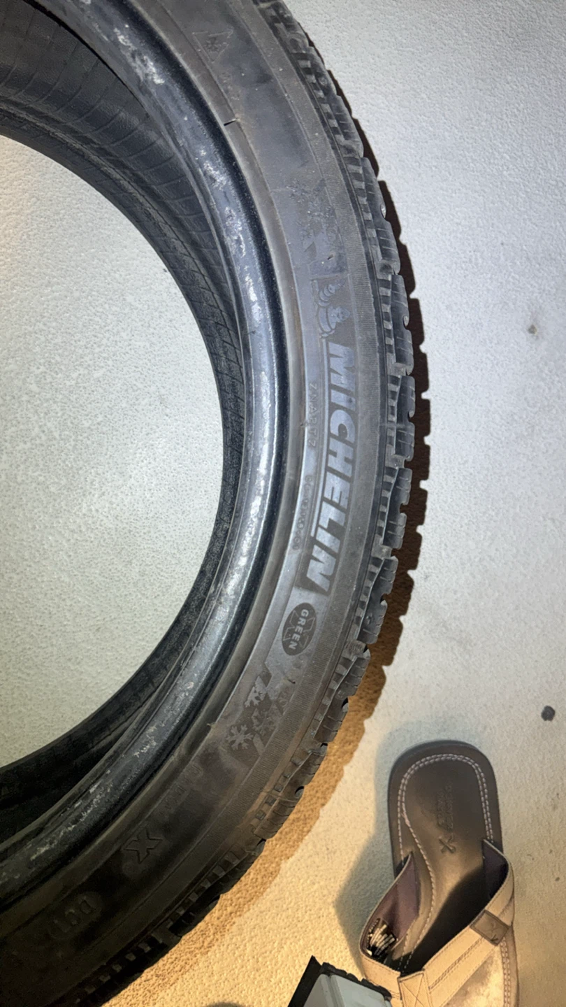 Set of 4 Michelin Tires 235/40R18 - photo 3