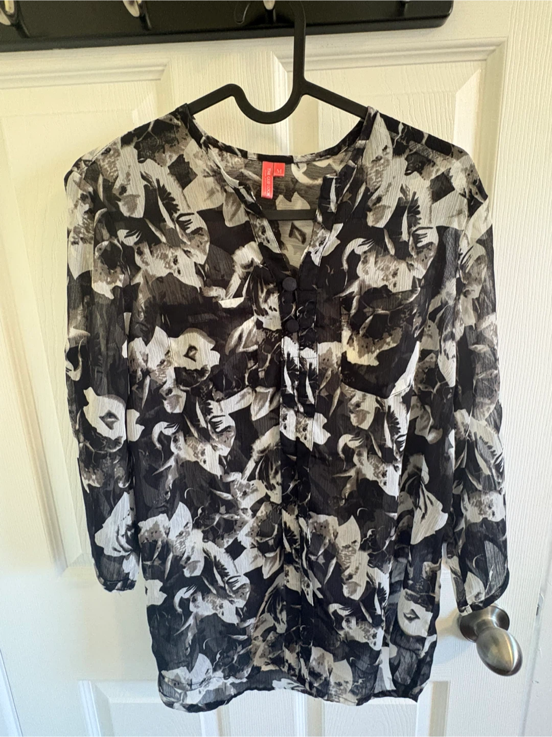 Black & White Floral Blouse (Size M)