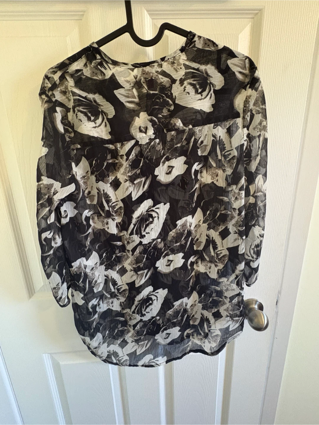 Black & White Floral Blouse (Size M) - photo 3