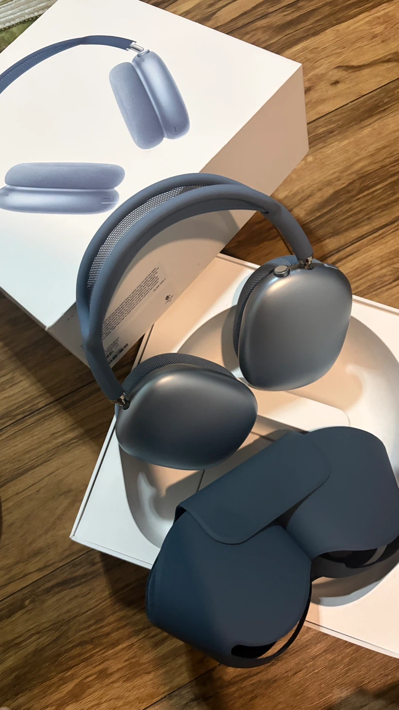 Apple AirPods Max Headphones