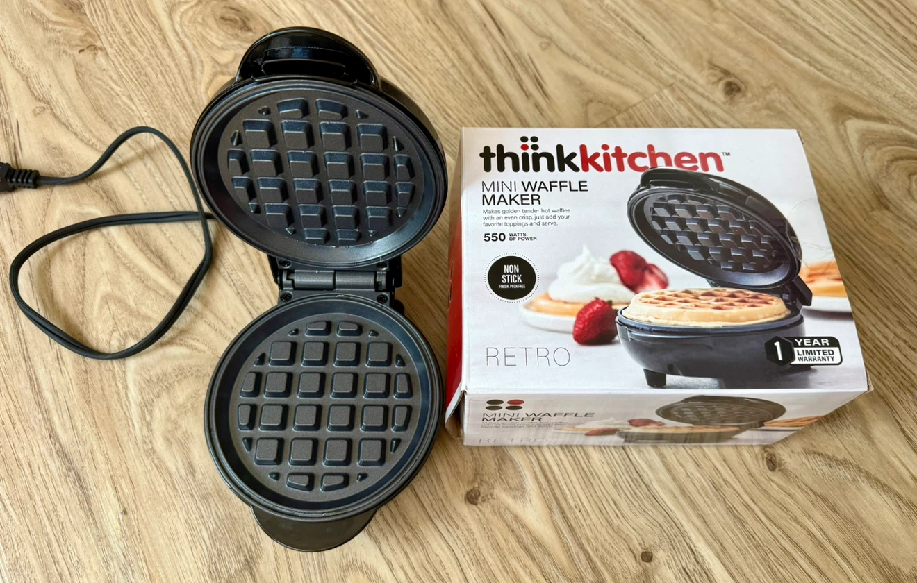 Mini waffle maker
