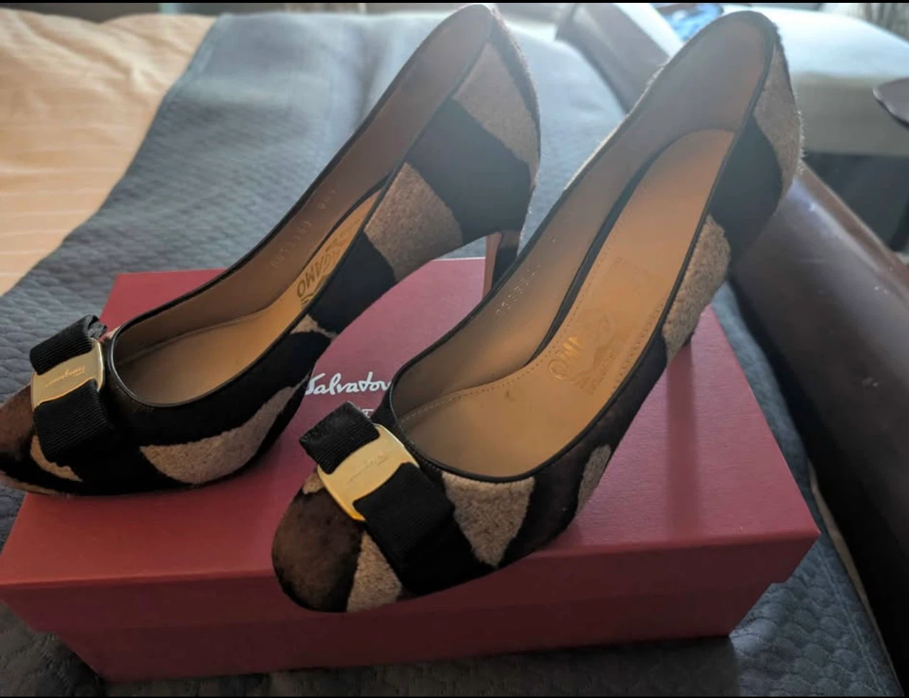 Salvatore Ferragamo Vara Bow Pumps - photo 2