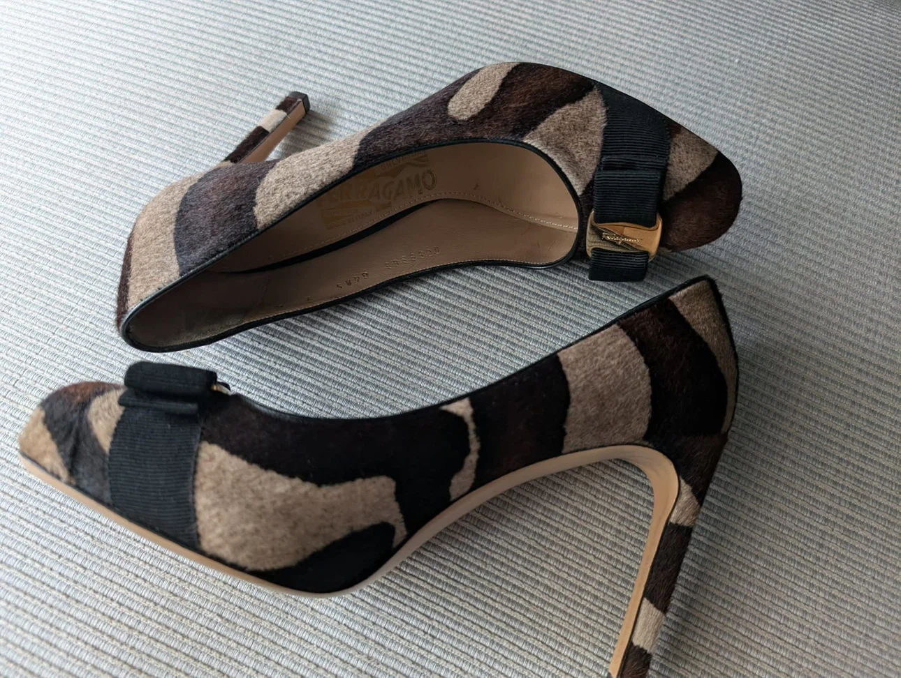 Salvatore Ferragamo Vara Bow Pumps - photo 3
