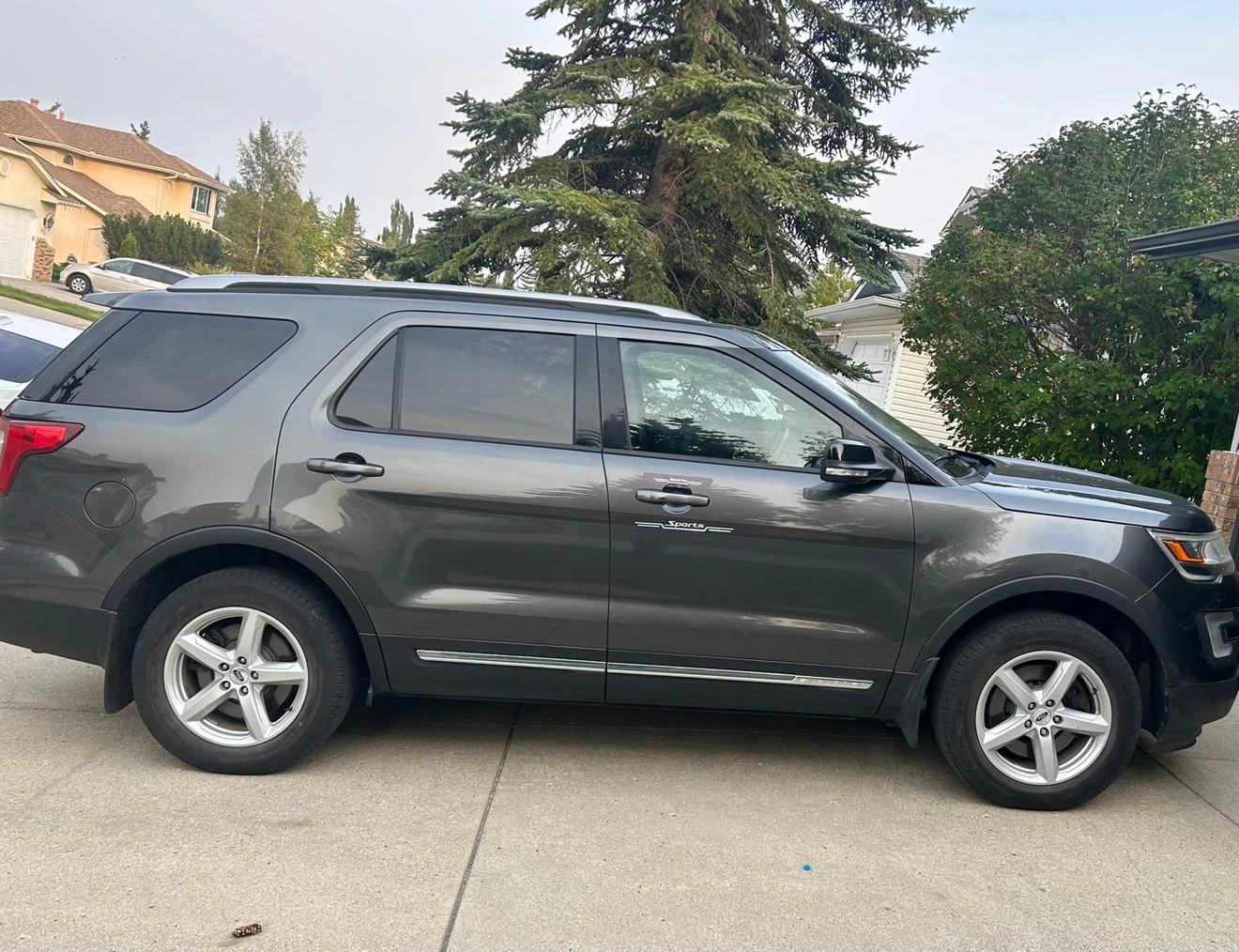 Ford Explorer XLT 4WD SUV