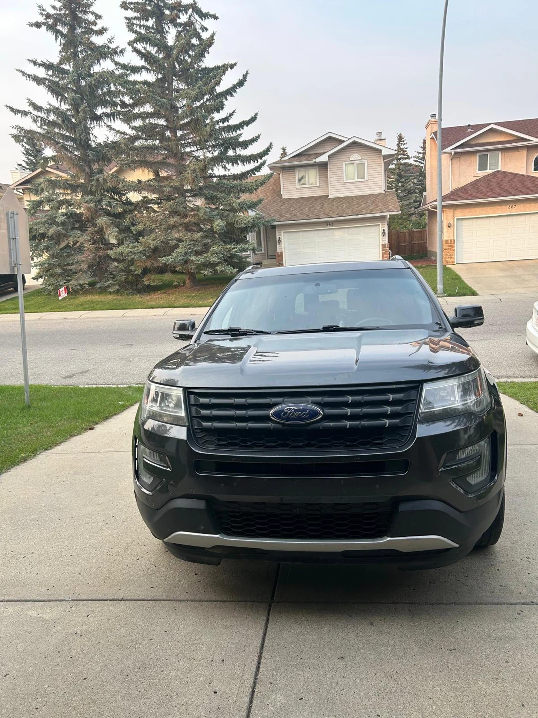 Ford Explorer XLT 4WD SUV - photo 2