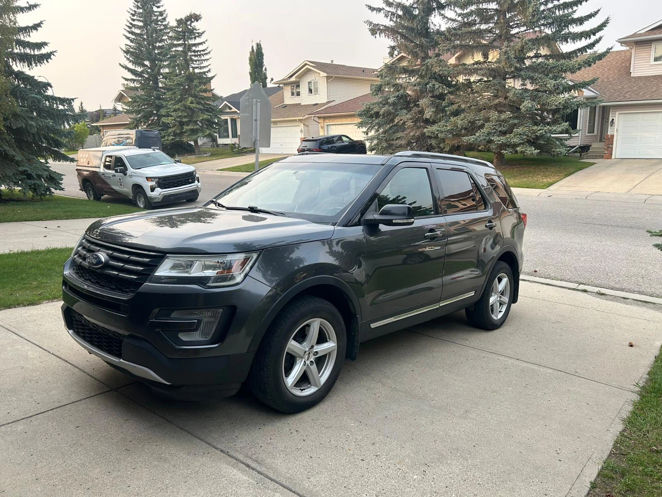 Ford Explorer XLT 4WD SUV - photo 3
