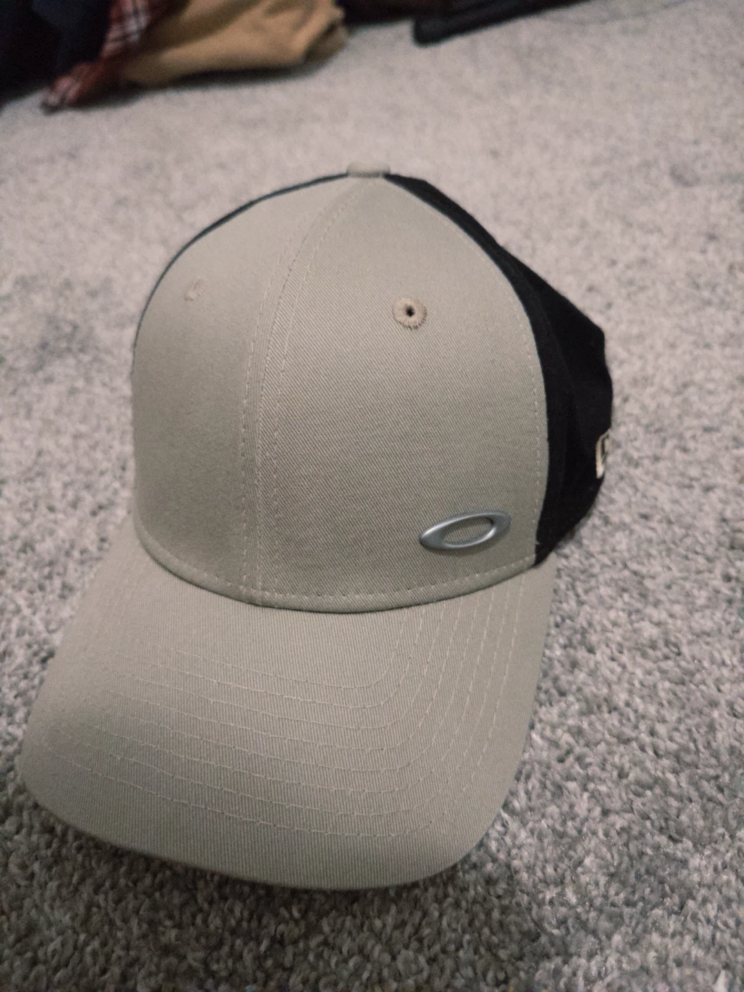 Oakley New Era 39THIRTY Hat