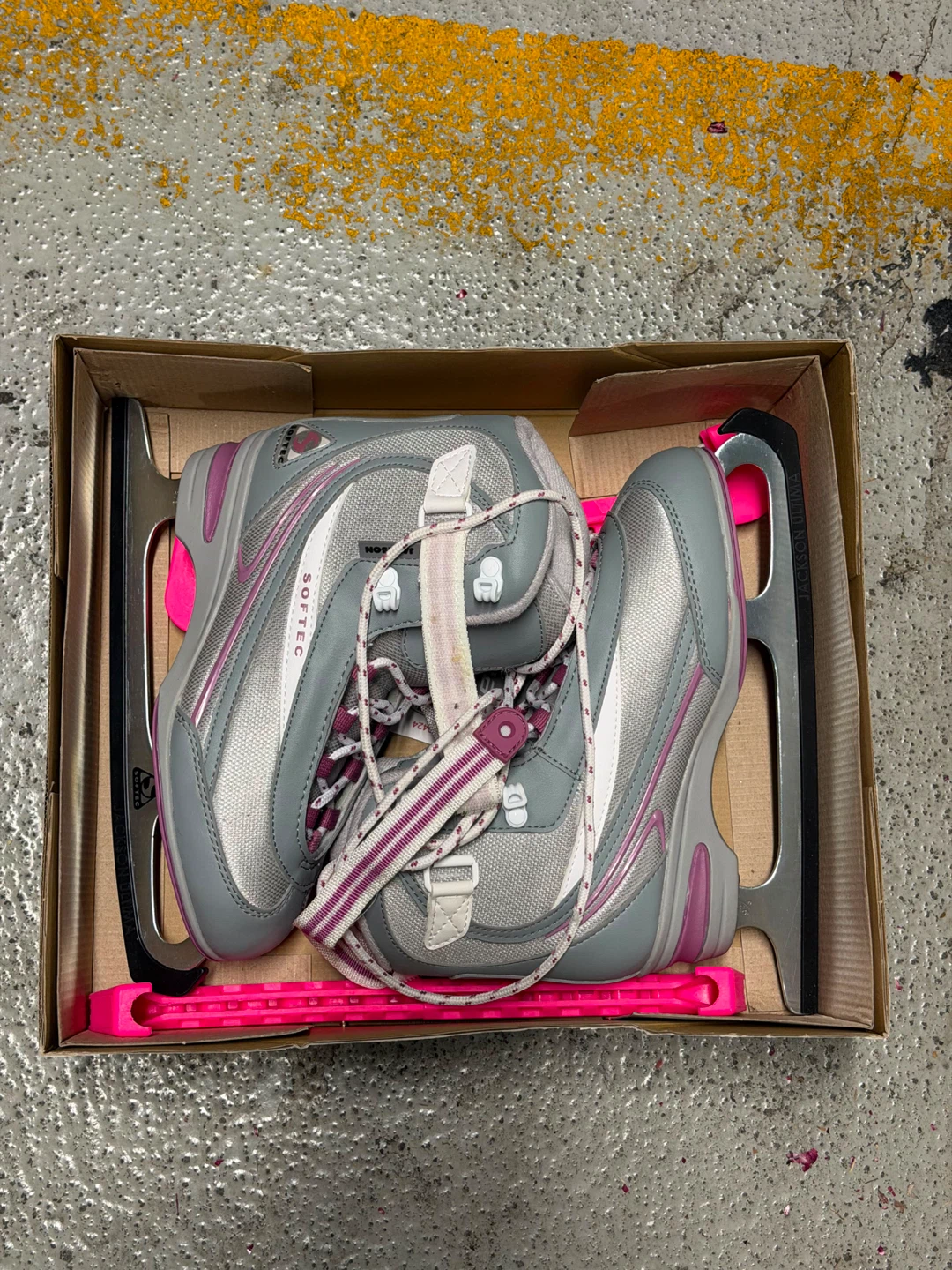 Jackson Ultima Softec Recreational Ice Skates with helmet - photo 2