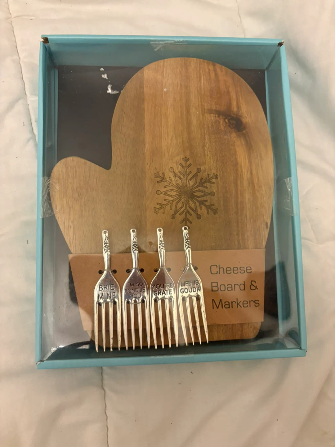 Mitten-Shaped Cheese Board and Markers Set