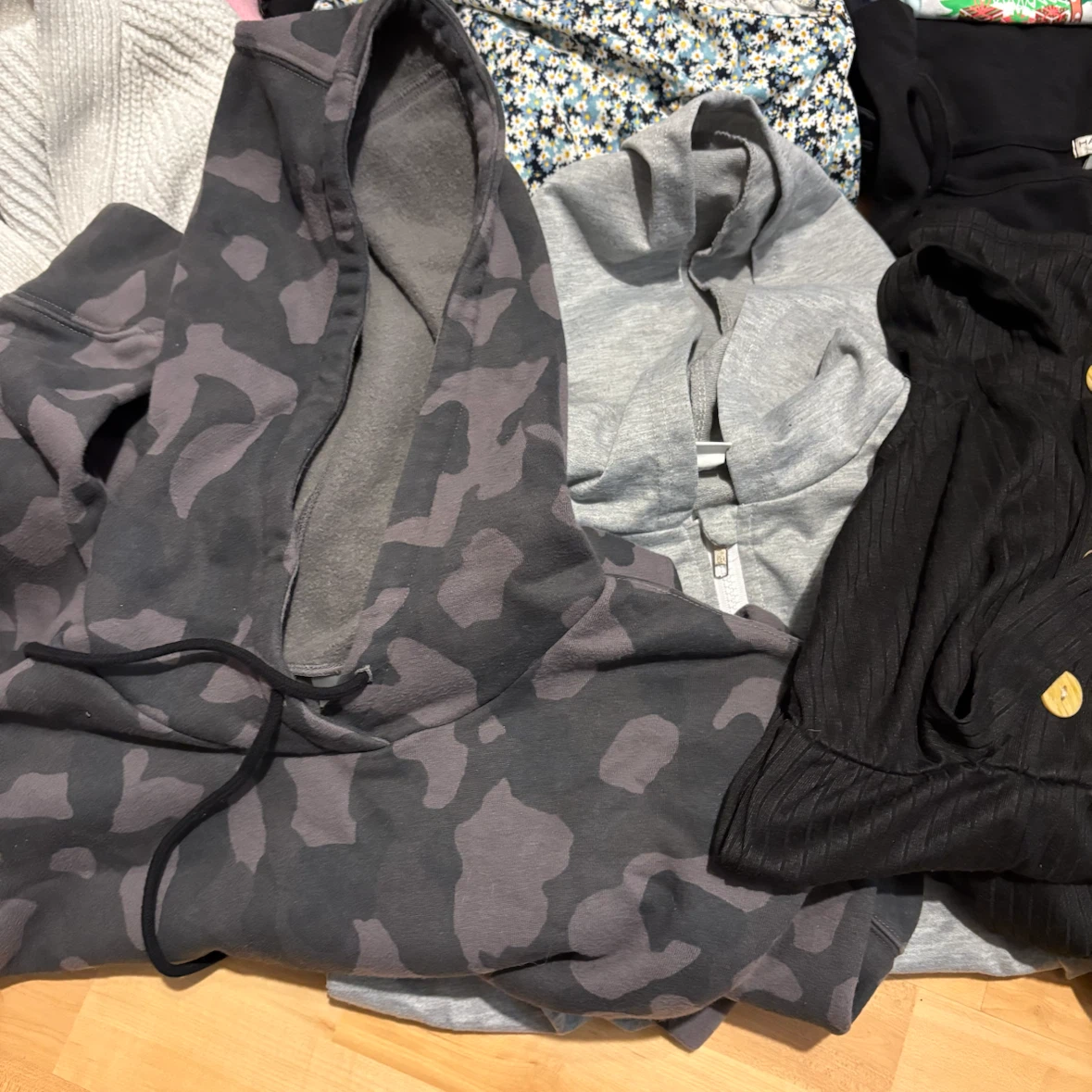 Assorted Girls Clothing Bundle Approx Size 10 - photo 5