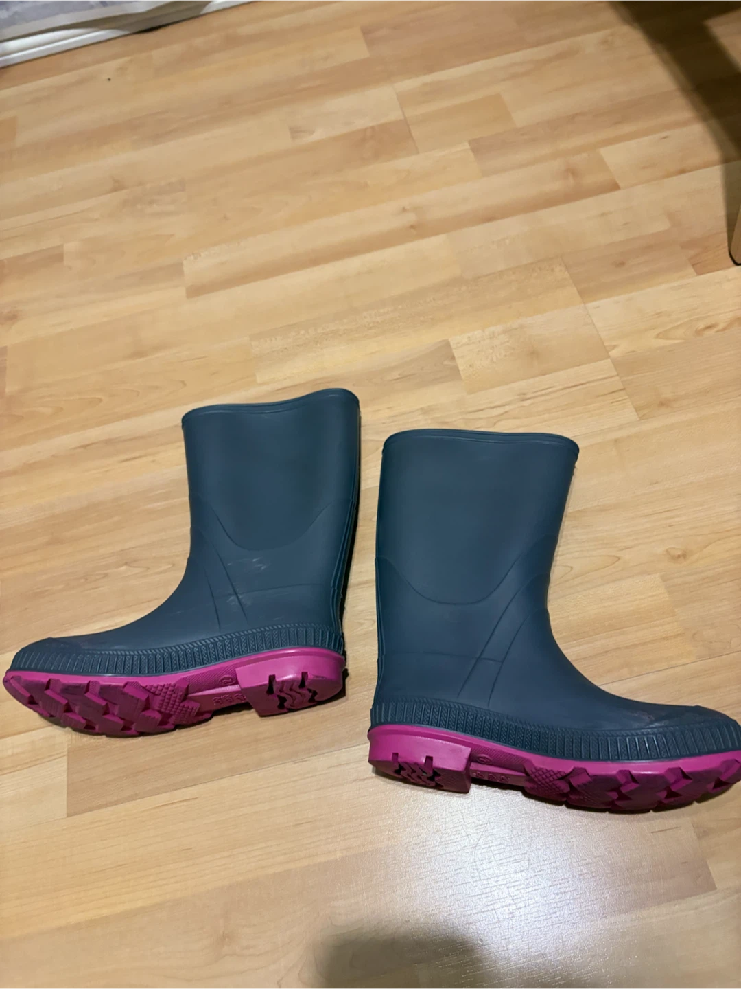 Kamik Kids Waterproof Rain Boots Size 2 - photo 2