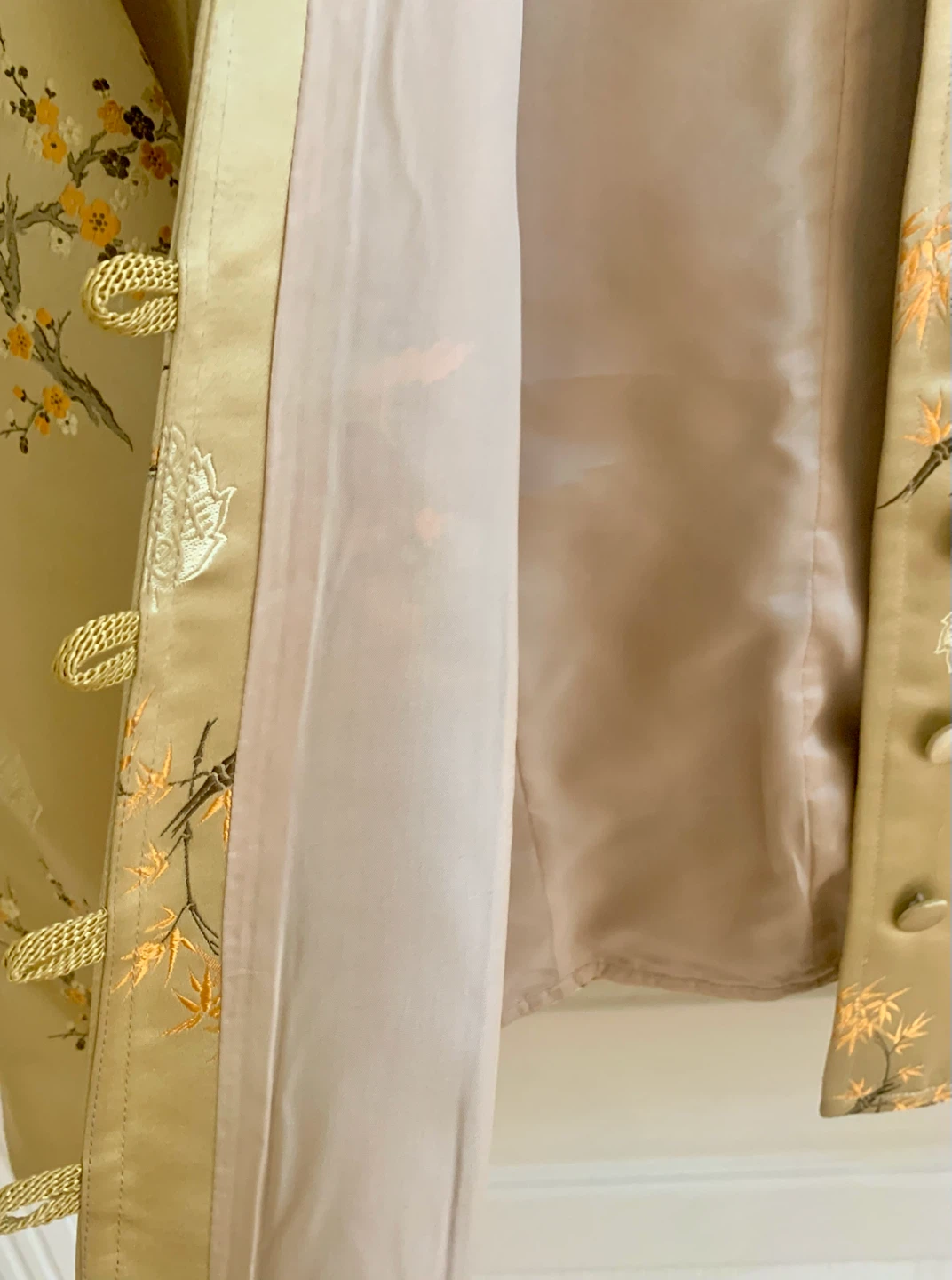 Tamarak Gold Satin Floral Jacket - photo 3