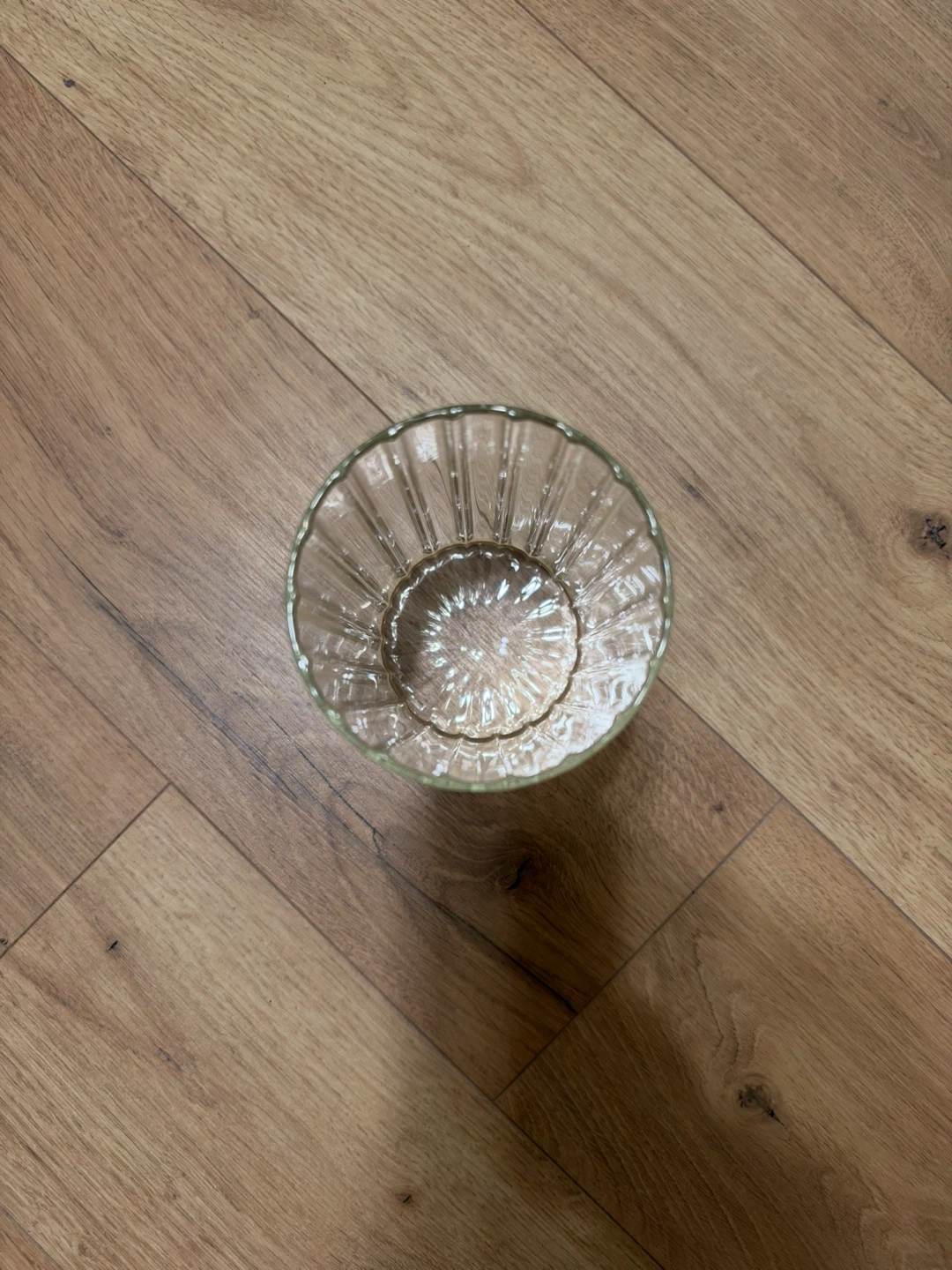 Move out sell - Clear Ribbed Glass Vase - photo 2