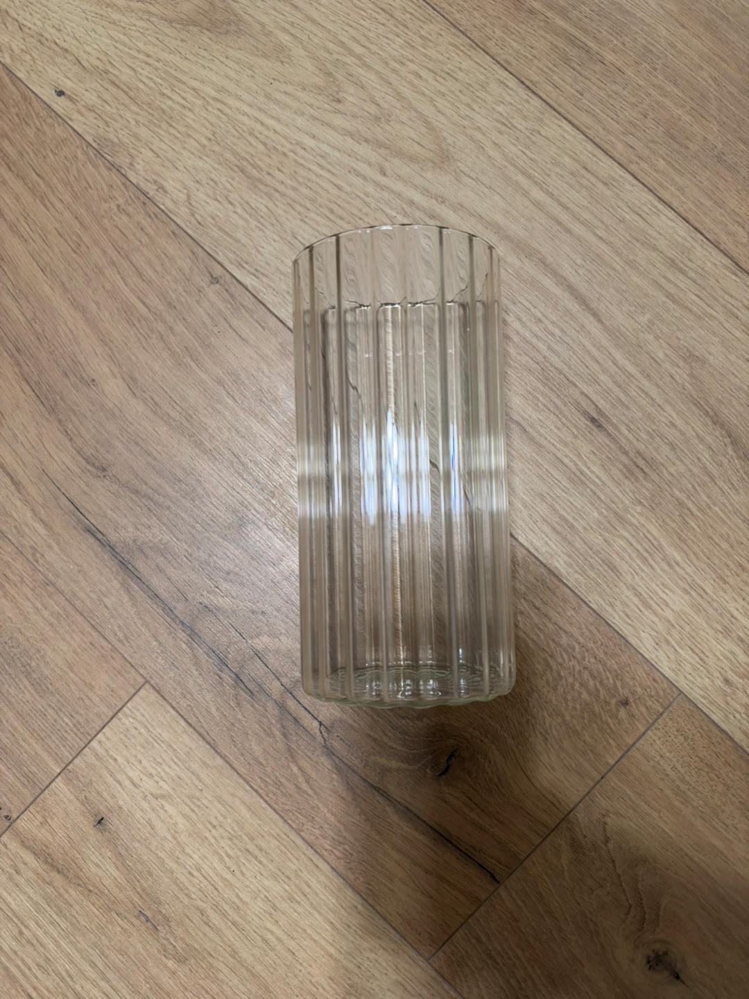 Move out sell - Clear Ribbed Glass Vase - photo 3