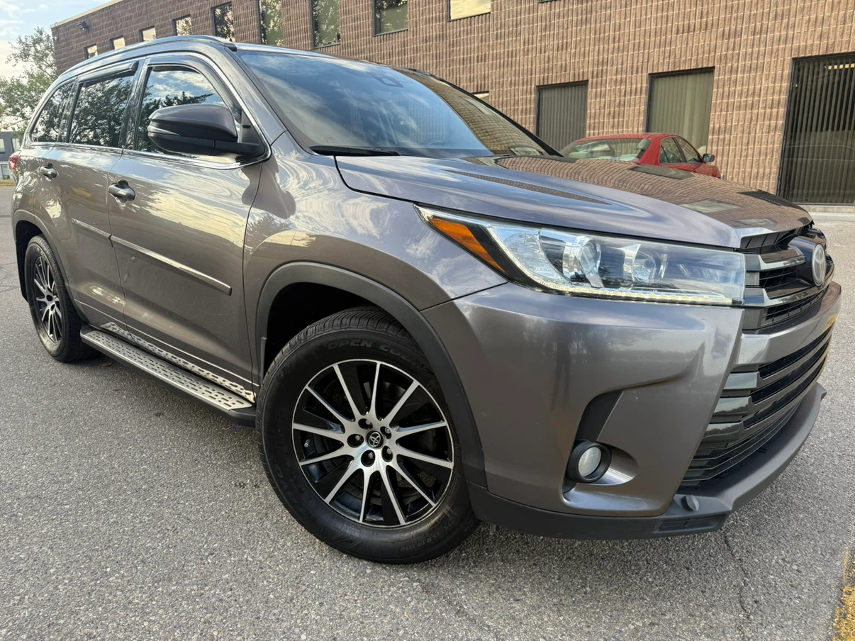 2017 Toyota Highlander SE