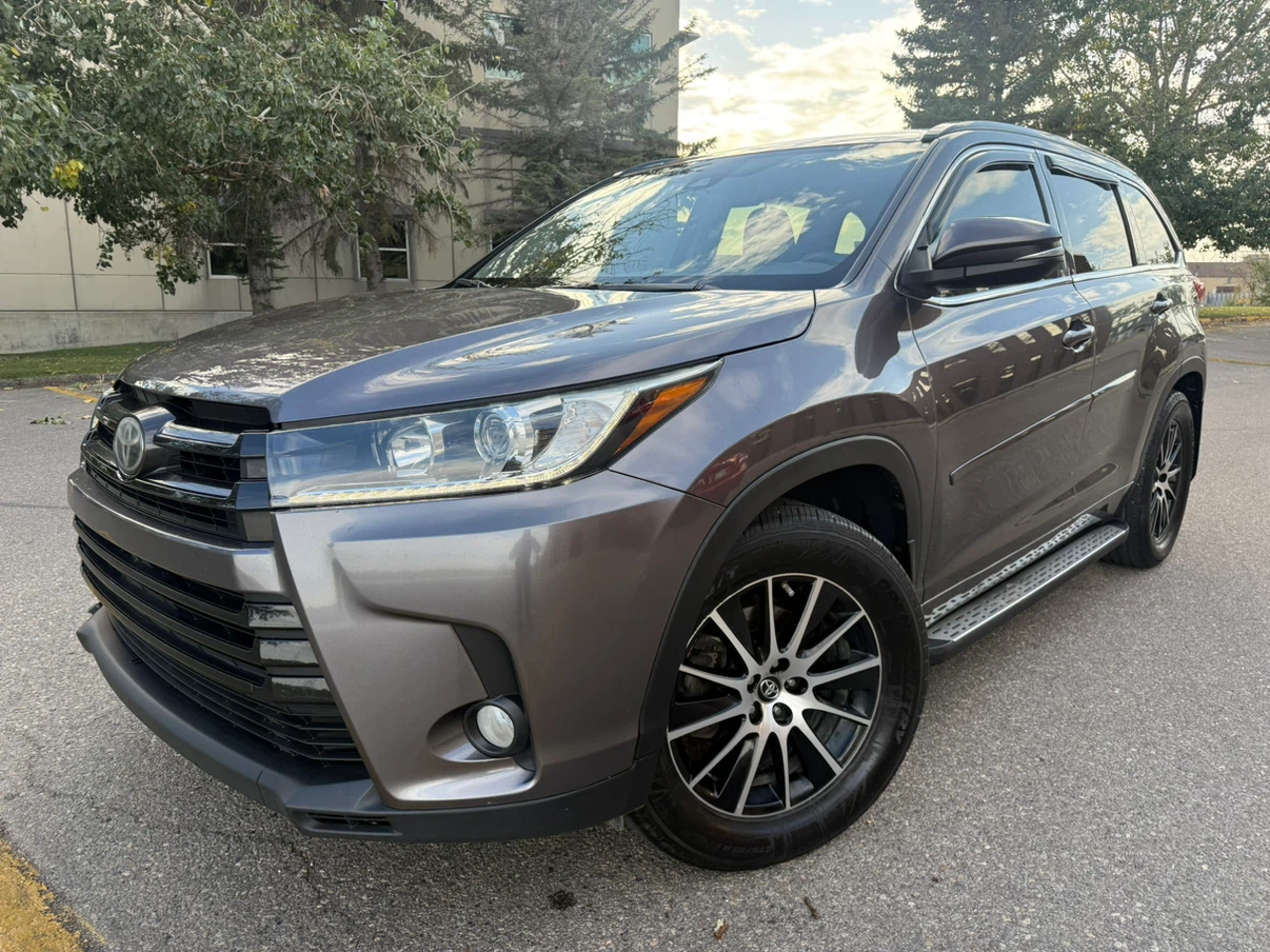 2017 Toyota Highlander SE - photo 2