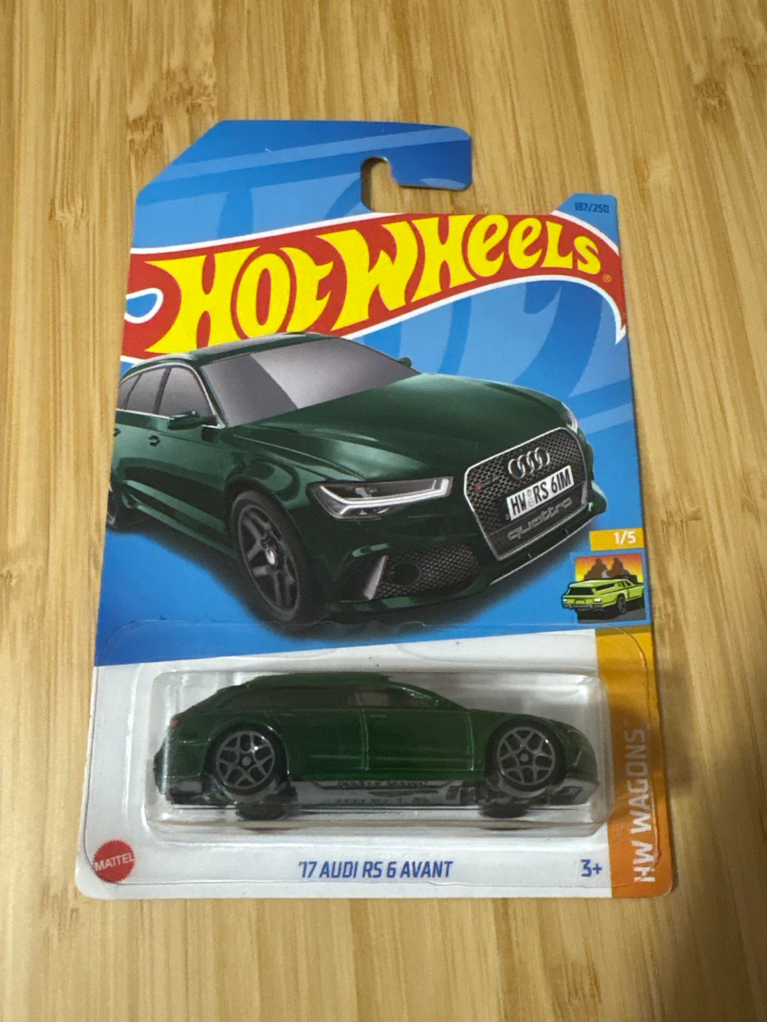 17 Audi rs 6 avant. Hotwheels