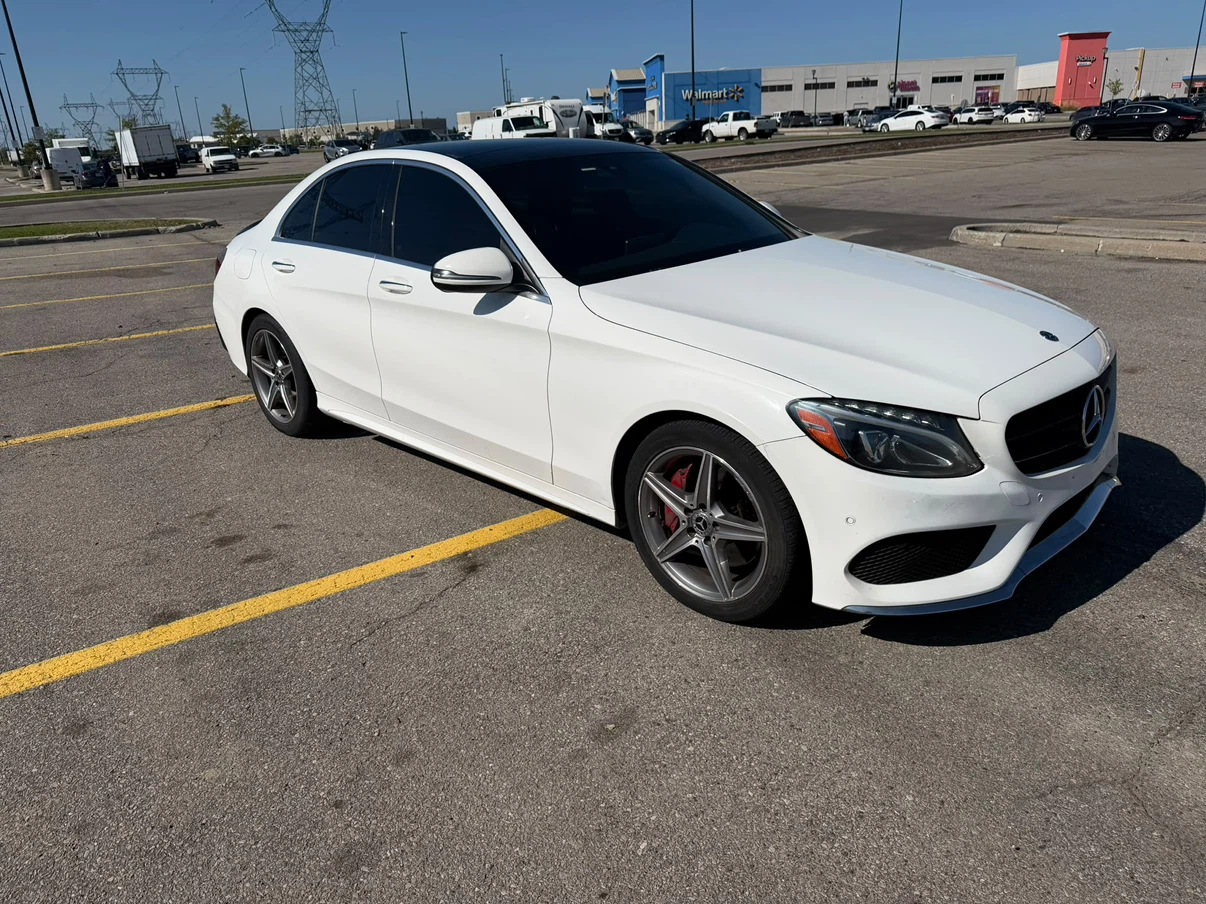 White Mercedes-Benz C300 AMG package - photo 3