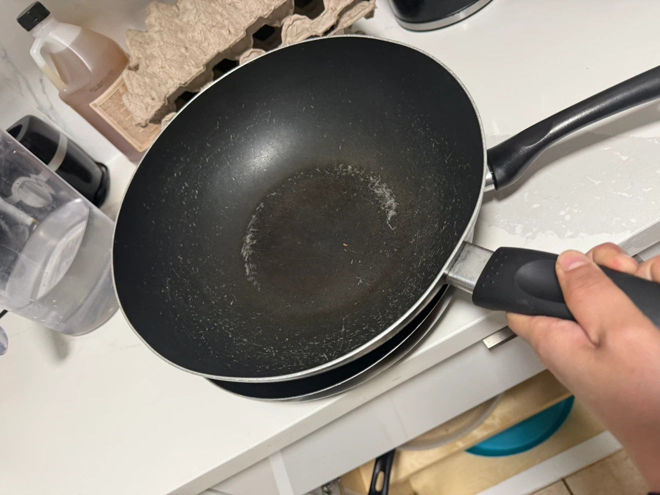 Non-stick frying pan