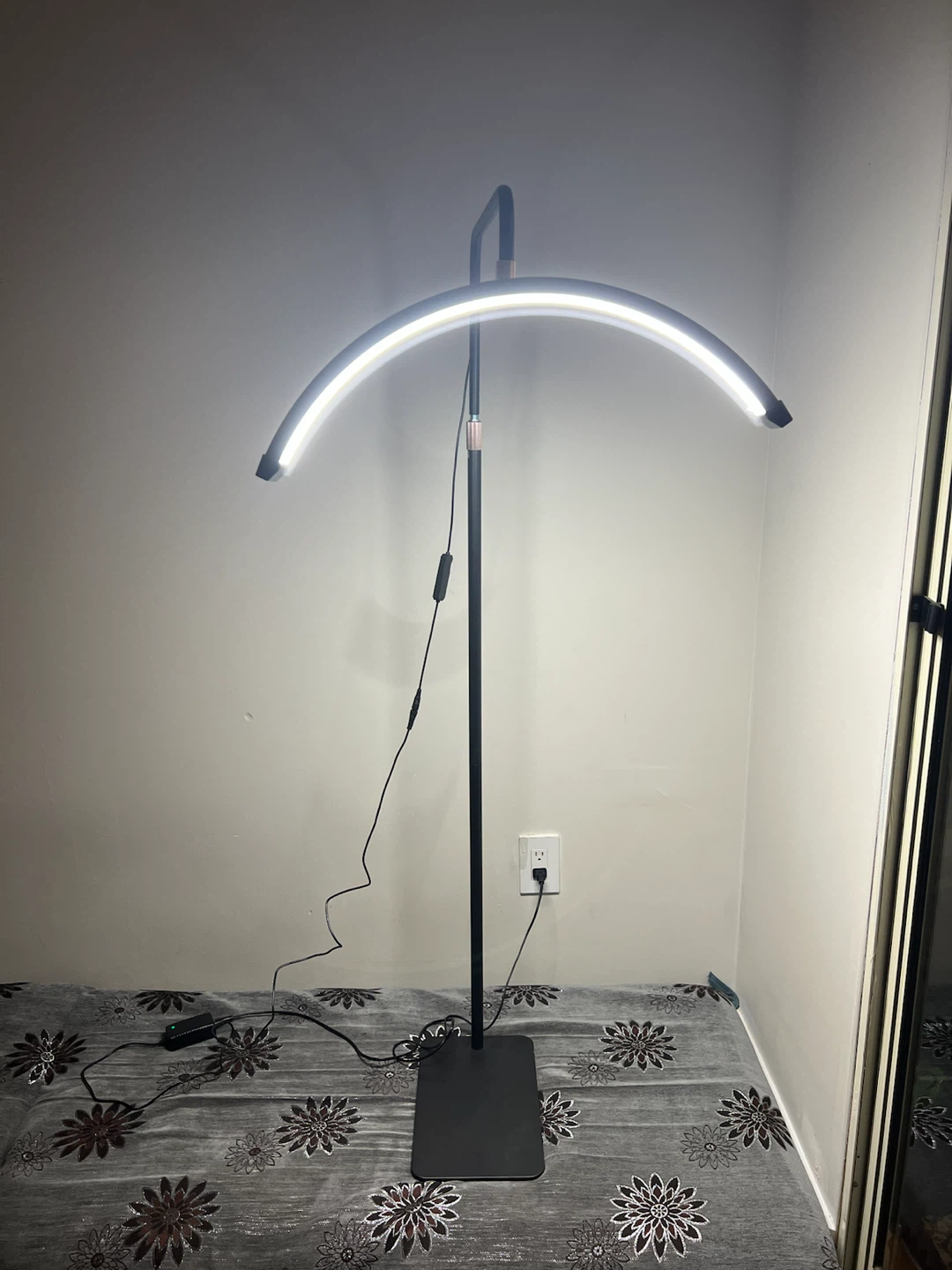 Arc LED Floor Lamp - photo 2